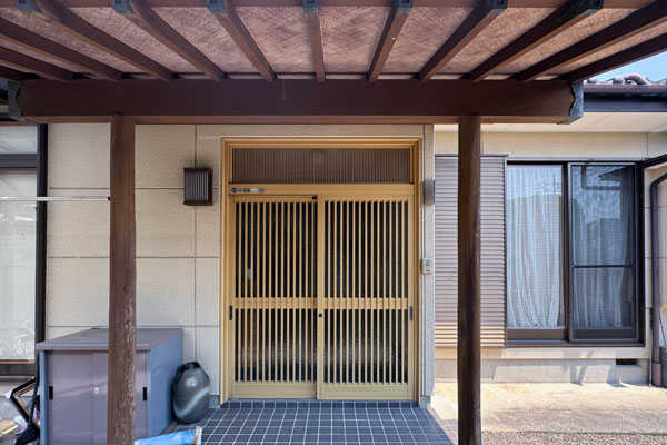 太田市リフォームビフォー玄関